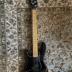 Peavey Milestone (P-style) Left handed  —solid entry-level bass.