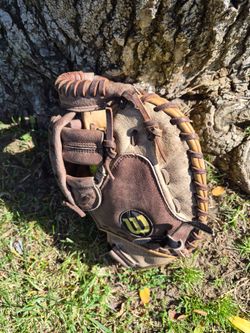 Wilson Softball  Firstbasemans Glove  ( See Pics) LOCATED IN GLENDORA.  CHECK OUT MY PAGE FOR OTHER BASEBALL/SOFTBALL EQUIPMENT