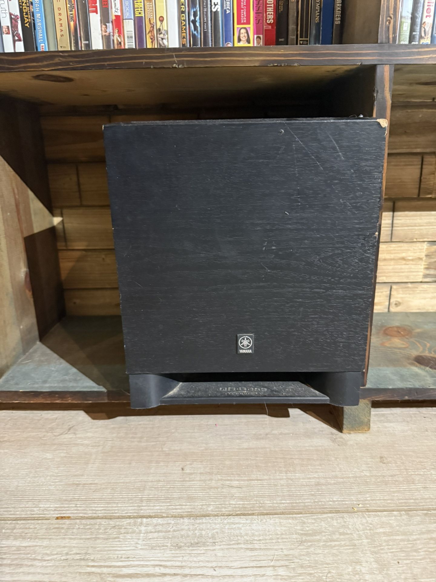 Yamaha YST-SW010 Powered Subwoofer