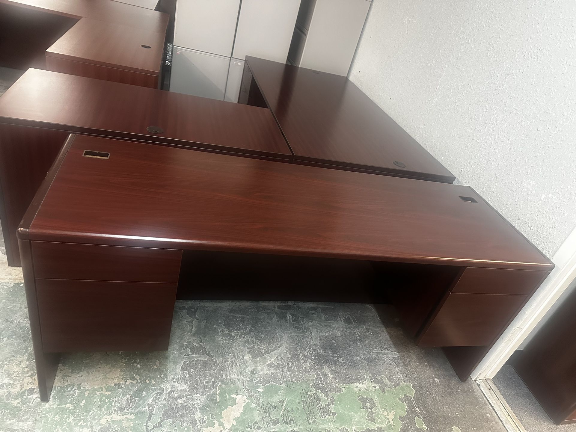 OFFICE/HOME DESK COMPUTER DESK