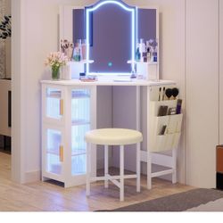 Vanity W/ CHAIR "BRAND NEW"
