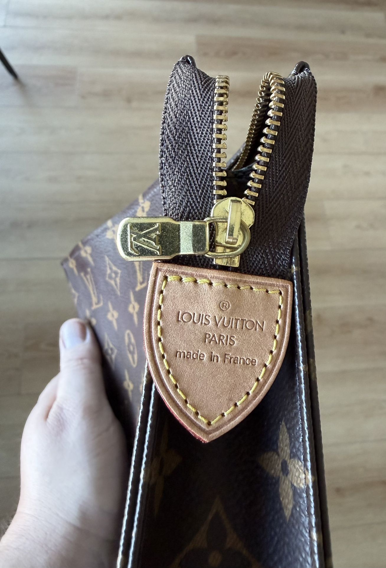 Louis Vuitton Poche Toilette M83547