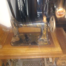 Singer Sewing Machine Number 15 Oscillating Shuttle For Family Use"Antique 