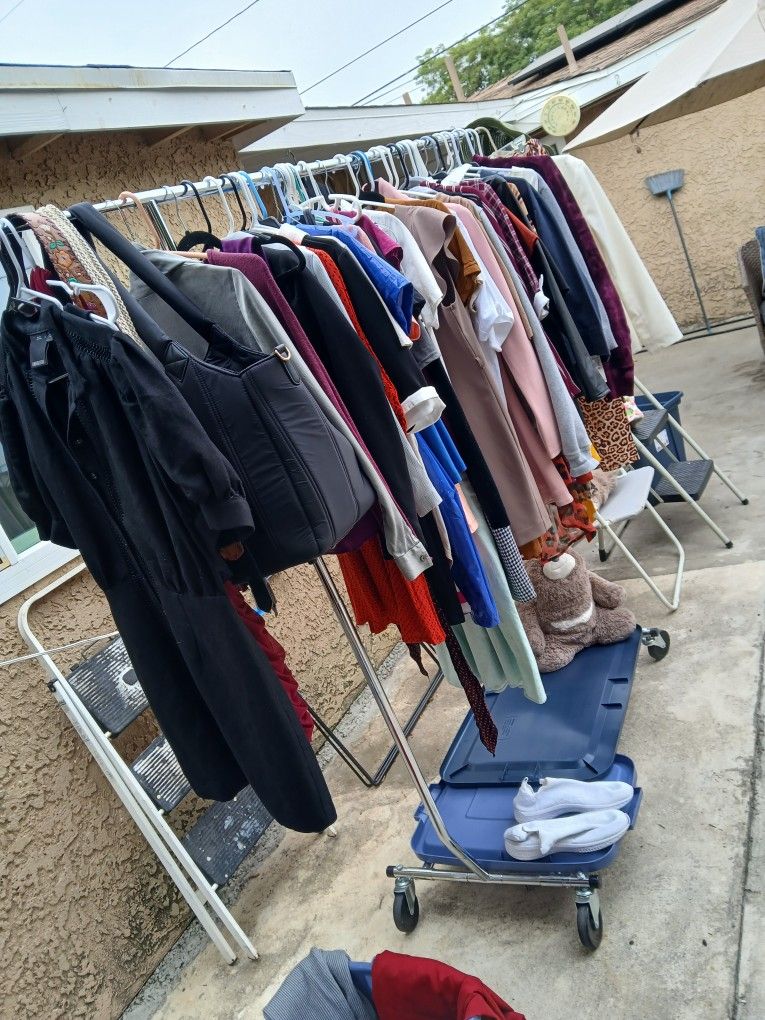 2x $1 Clothing / Cables