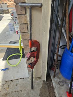 RIDGID Model 4-S Heavy-Duty Pipe Cutter