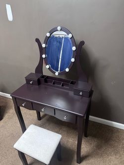 Child vanity set