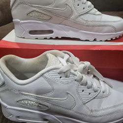 Nike Air MAX Size 6