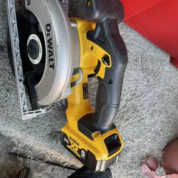 Dewalt 18 Volt Tools, Multi Tool, Sander, Saw Use, Circular Saw, One Battery, One Charger