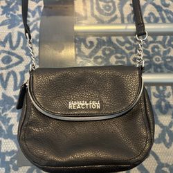 Kenneth Cole Crossbody Pebbled Leather Look Purse Bag Multi Pocket