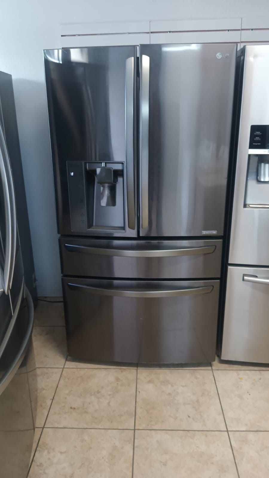 L.G. REFRIGERATOR ICE MAKER WATER DISPENSER.
