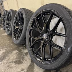 Vossen 24” Wheels and tires 305/35