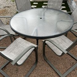 Outdoor Round Glass Table 