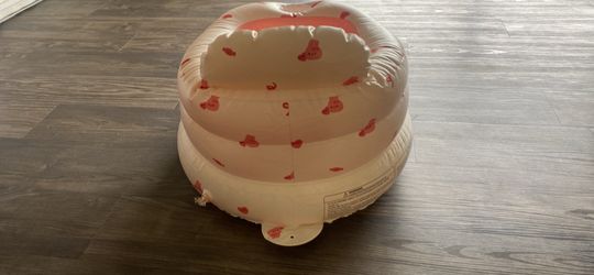 Inflatable infant chair