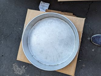 Wilton Round Cake Pan