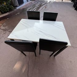 4 People Chairs And Table