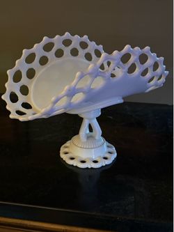 Vintage 1950’s Westmoreland Milk Glass Footed Pedestal Fruit Bowl in Doric Lace’ Pattern