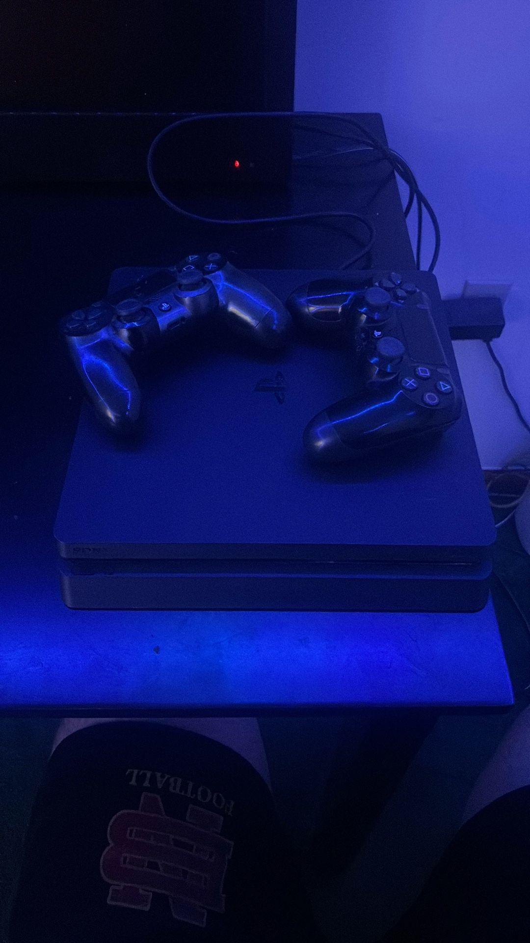 Ps4 (two Controllers