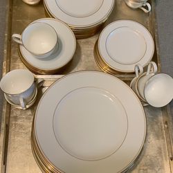 Lennox Federal Gold china, 5 Piece Pl. Setting For 12