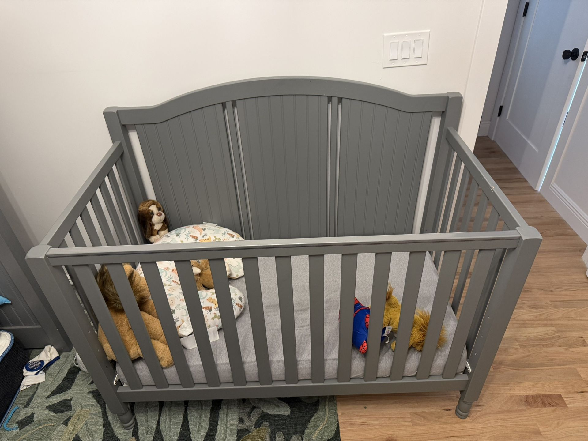 Pottery Barn Catalina Crib - Charcoal grey
