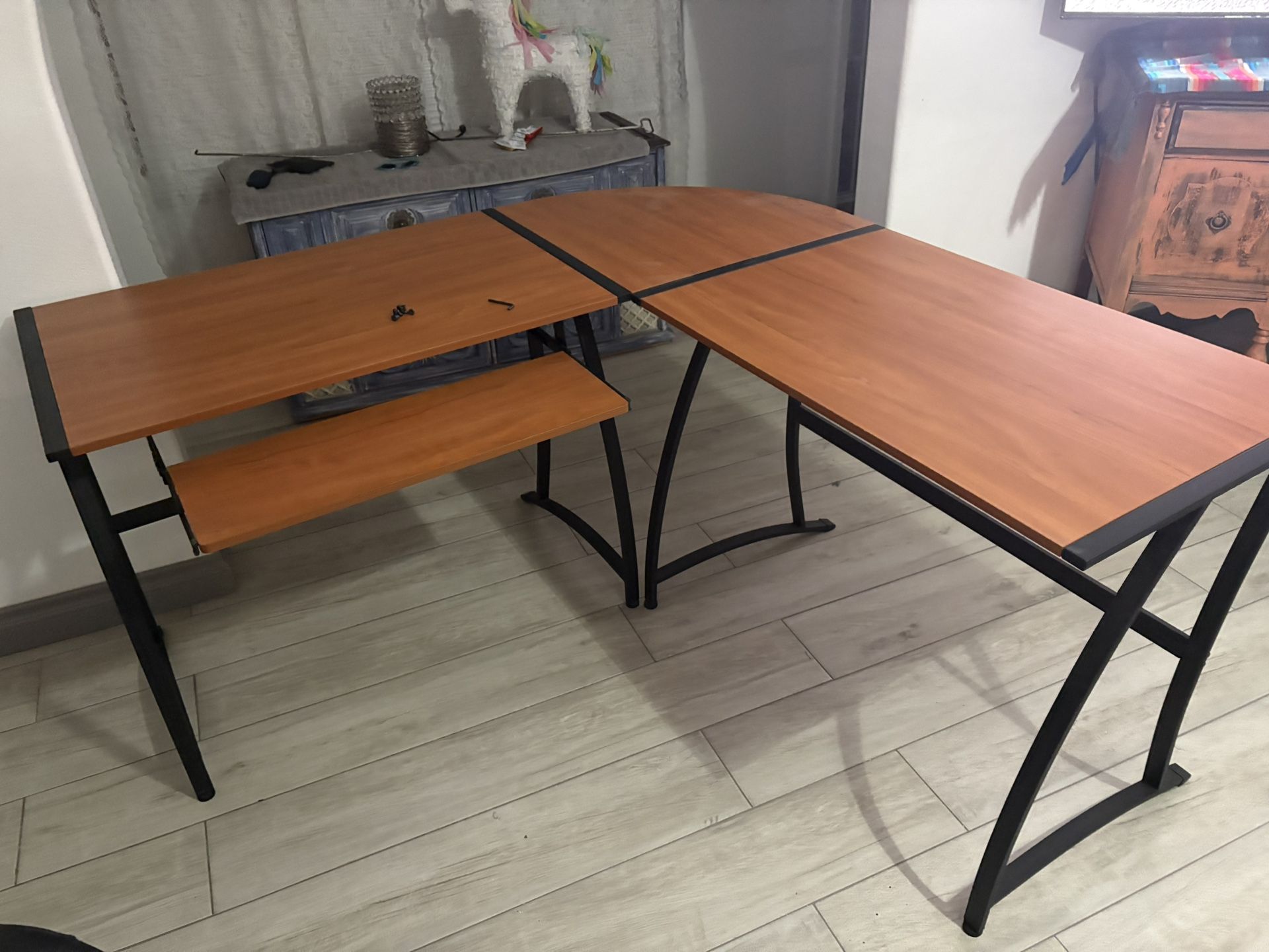 L- Shaped Wood Desk With Keyboard Pull Out
