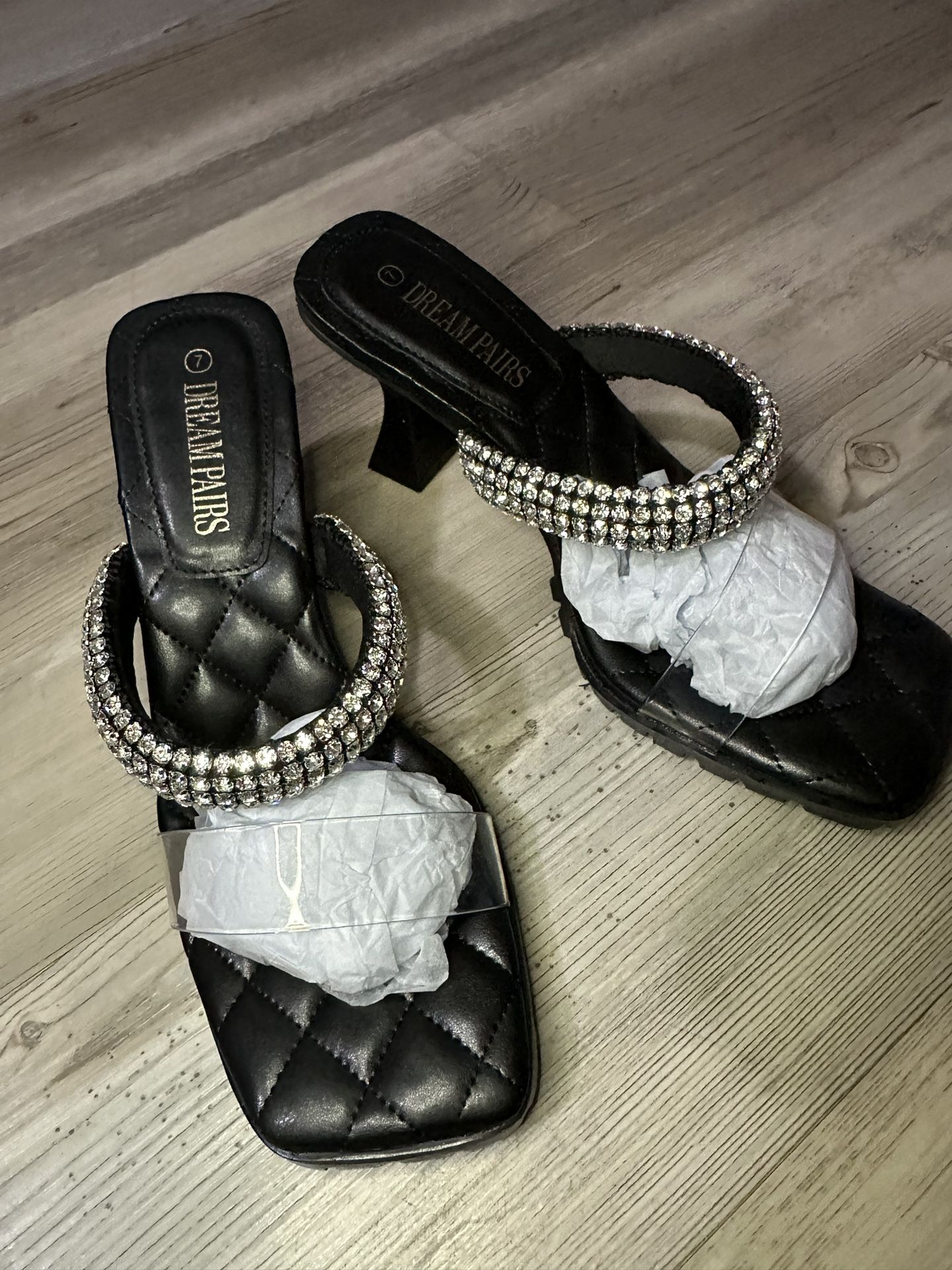 (5) PAIRS WOMENS SHOES NEW
