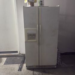White Kenmore Refrigerator