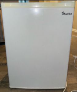 Magic Chef Mini Fridge