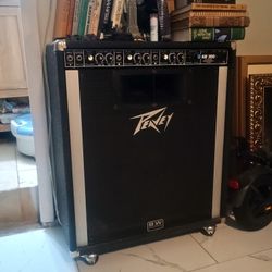 Peavey KB 300 Watt Amplifier with 15 inch Black Widow 