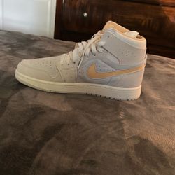 Jordan 1s  WITH BOX 