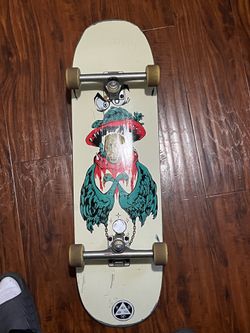 Skateboard (READ DESCRIPTION)