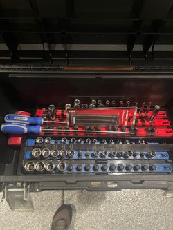Tool box varies sockets