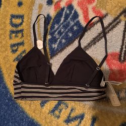 Forever 21 bras size : small and large