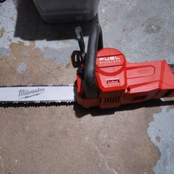 Milwaukee M18 16" Chainsaw