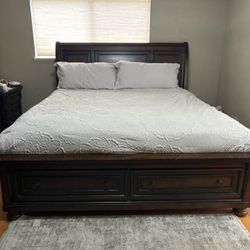 4 Pc king size Bedroom Set 