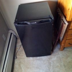 Frigidaire Really Nice Big Fridge With Built In Freezer