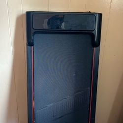 Walking pad with remote 