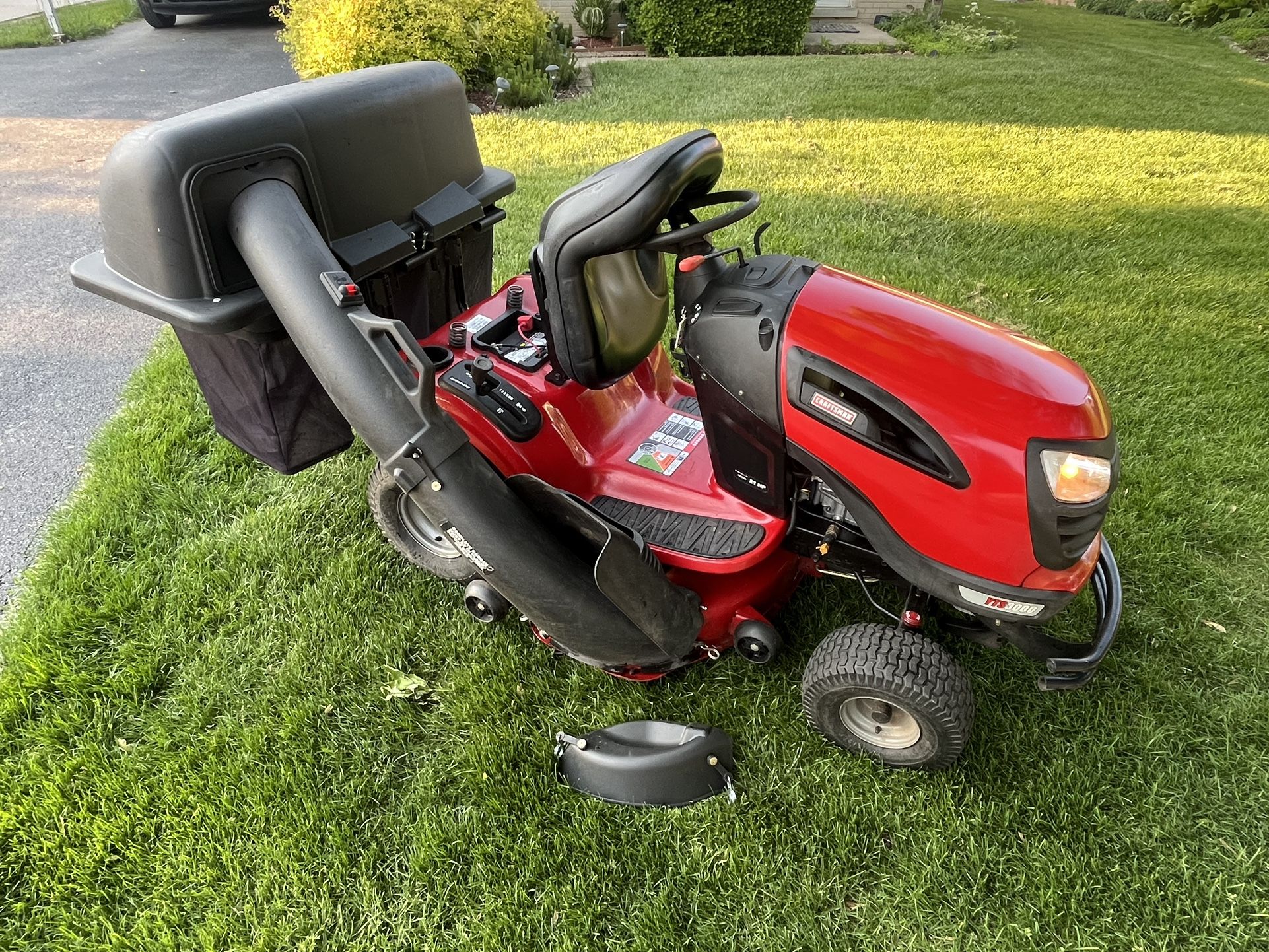 Auto Trans Riding Lawn Mower With Triple Bagger System
