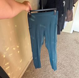 Size XS Teal High-Waist Cropped Leggings with Pockets