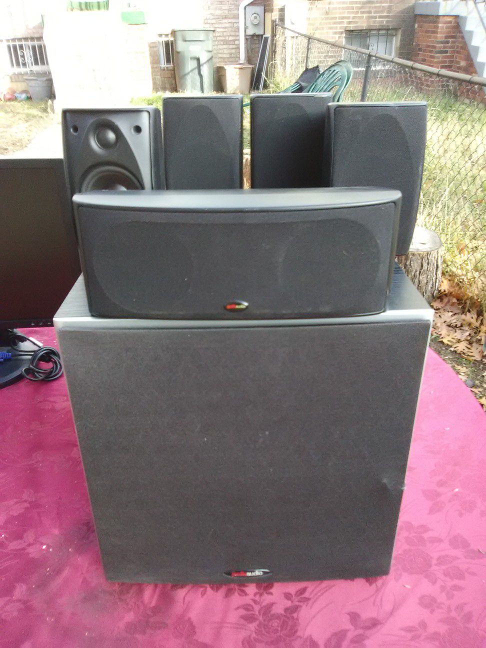 Polk Audio 5 Speakers surround sound bundle with subwoofer