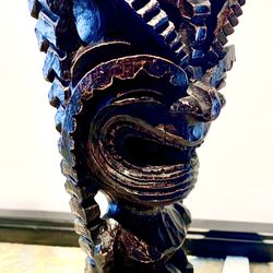 Original Hawaiian hard wood sculpture Hawaiian God in excellent vintage condition  H10.5xW4.5xD4 inch Lbs 1.9 Item# 425 Lbs 1.9