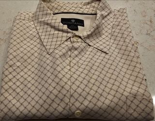 Very nice 2 X shirt. 100% Silk like new