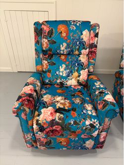 Jahwe Peacock Polyester Swivel Recliner