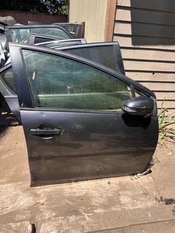 2012-2019 TOYOTA PRIUS C FRONT DOOR