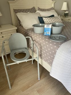 Bedside commode