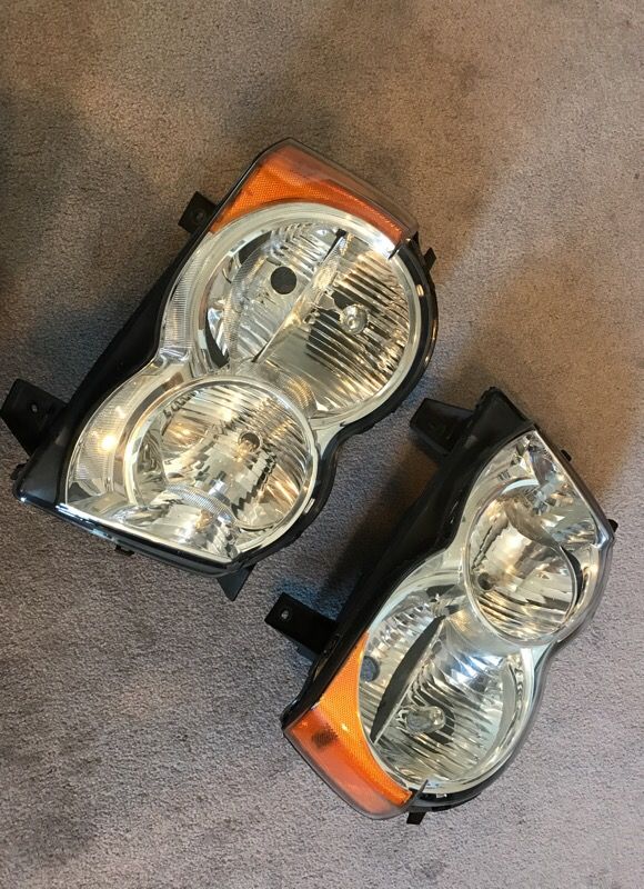 Jeep Grand Cherokee Headlights