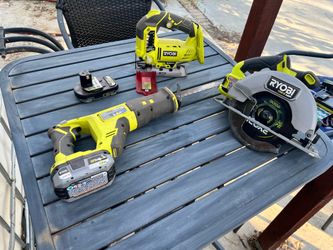 Ryobi saw lot with batteries