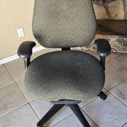 Free HON Office Chair – Fully Functional