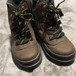 Boots Size 9