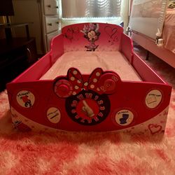 Disney Minnie Mouse Interactive Wood Bed with mattress 