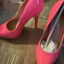 New Lady’s Feúcha Color Heels👌
